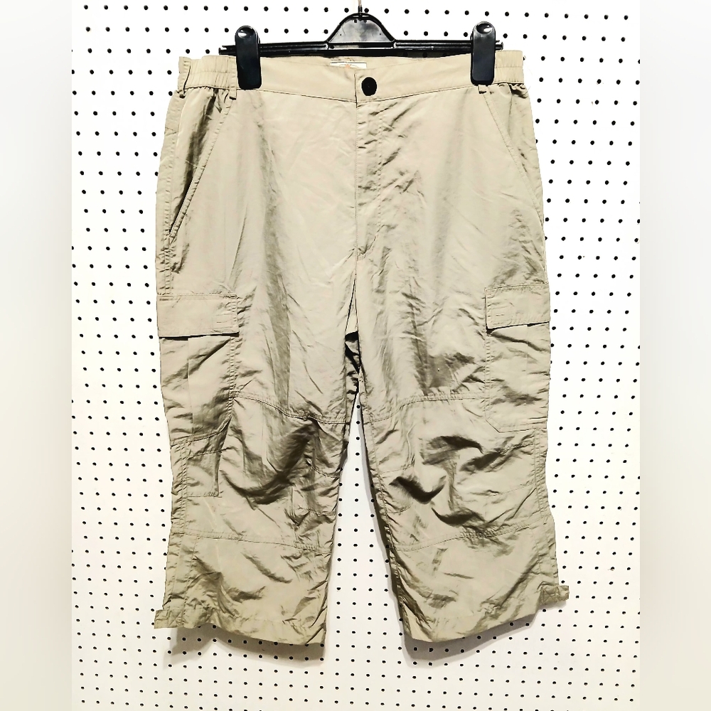 Women's Versatile Beige Cargo  Capri